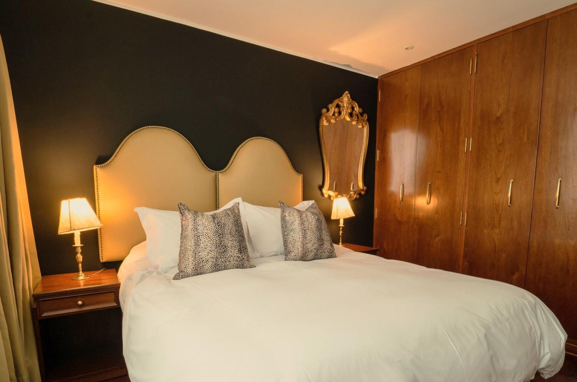 Ana Frank Boutique 3*